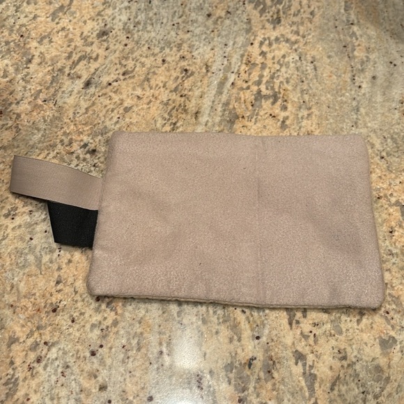 Eagle Creek money belt with a loop - Picture 5 of 6